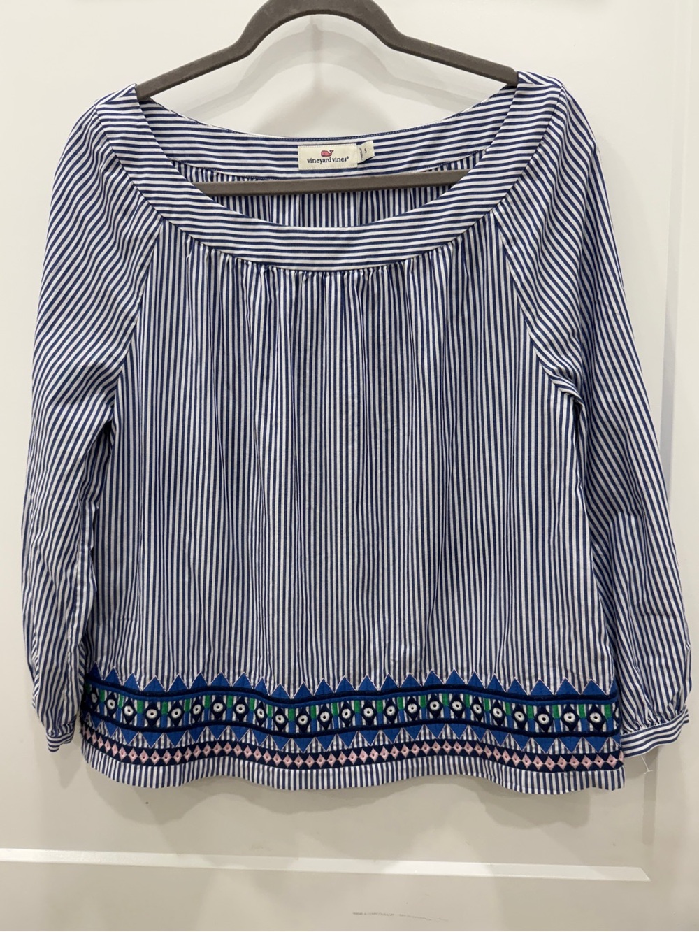 NWOT Vineyard Vines Geo Prep Embroidered Top